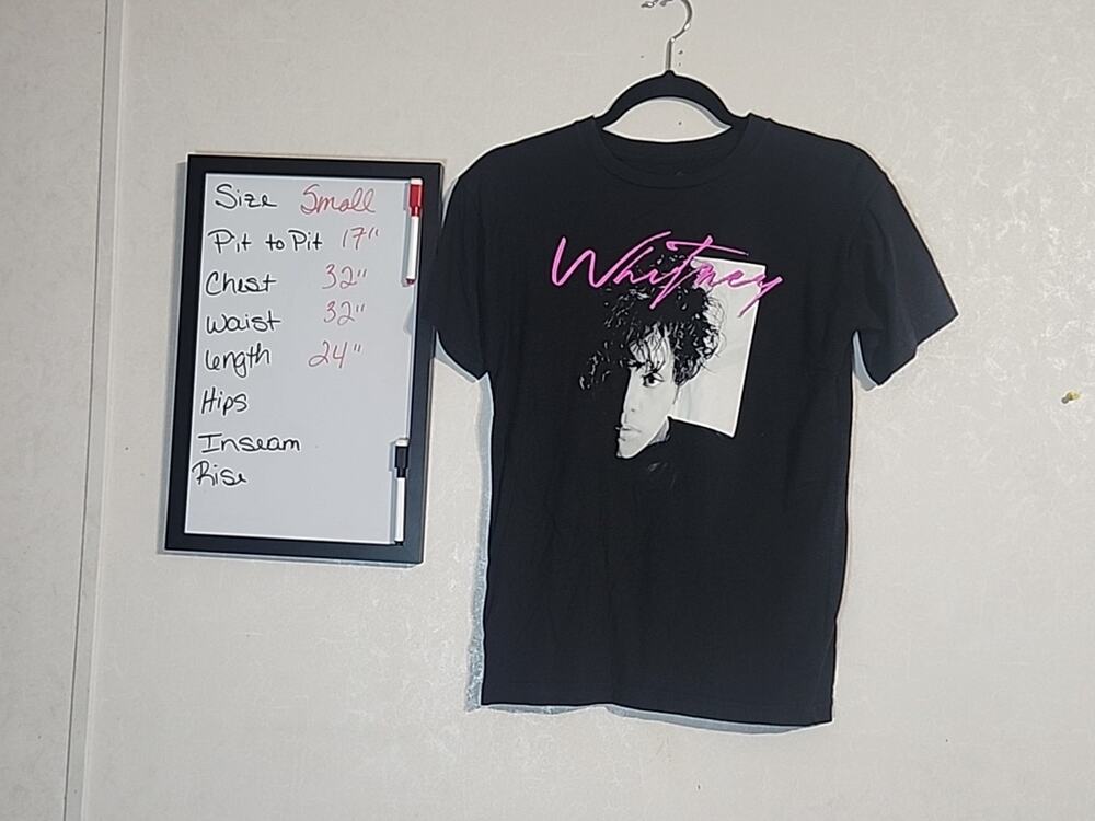 T-Shirt sz Small Whitney Houston Image Crew Neck